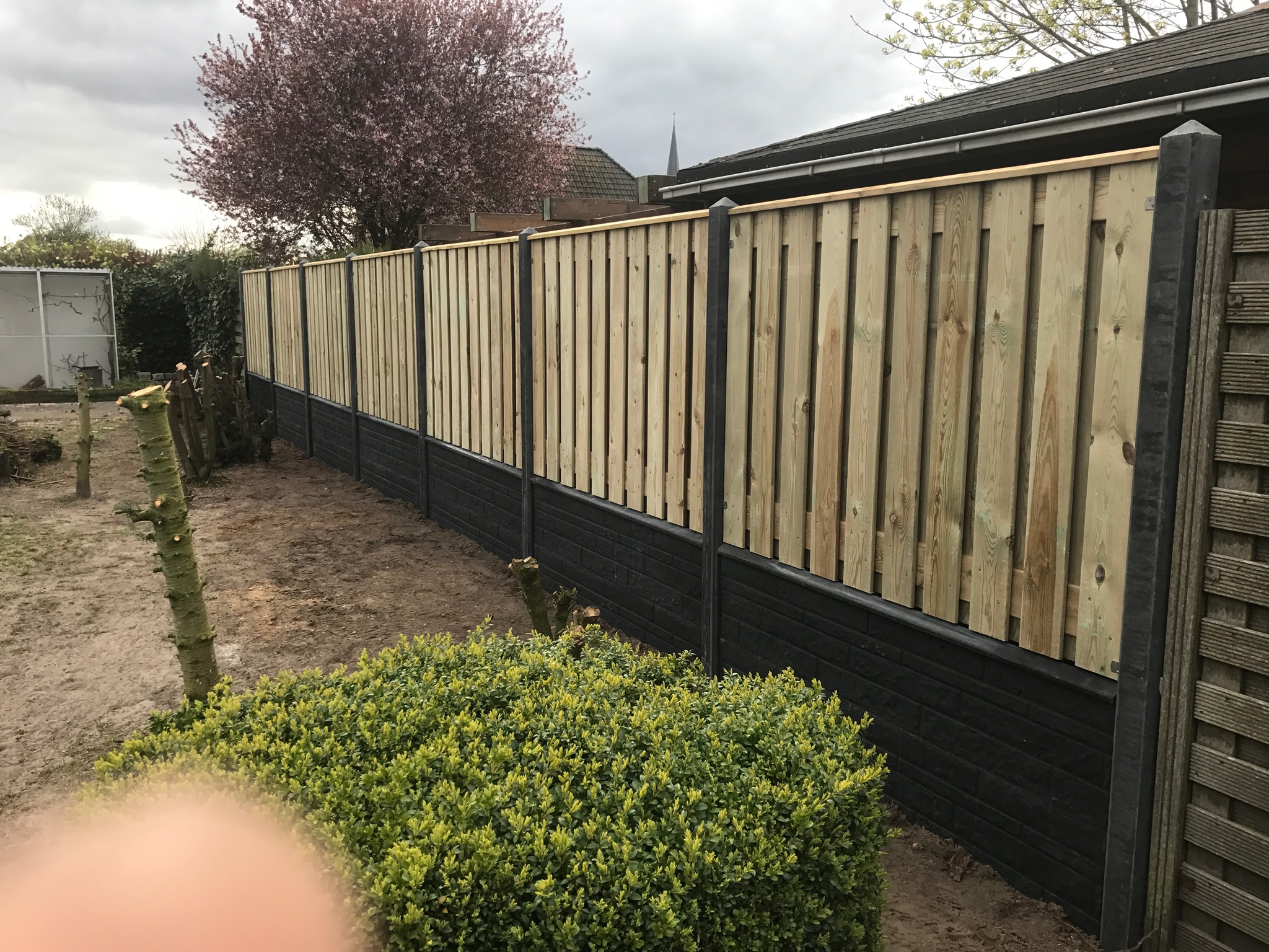Douglas houten schutting met betonpalen