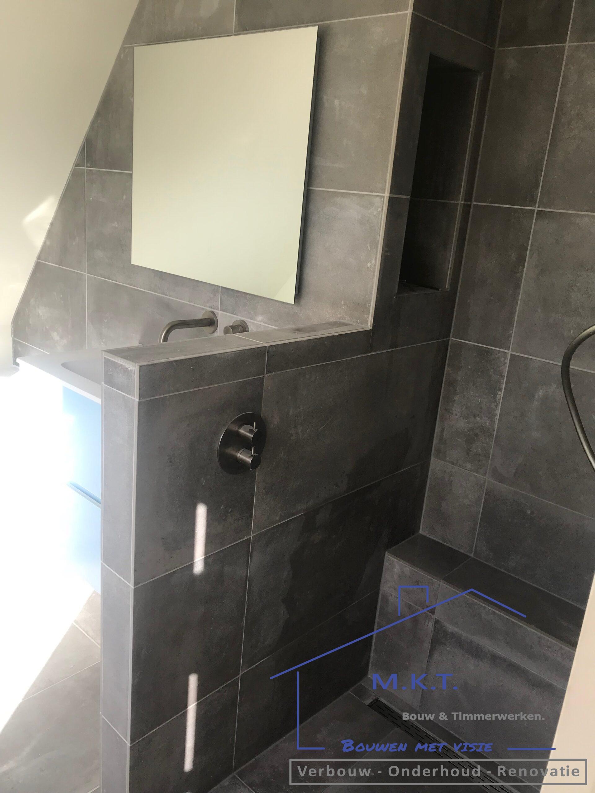 Complete badkamerrenovatie met ligbad
