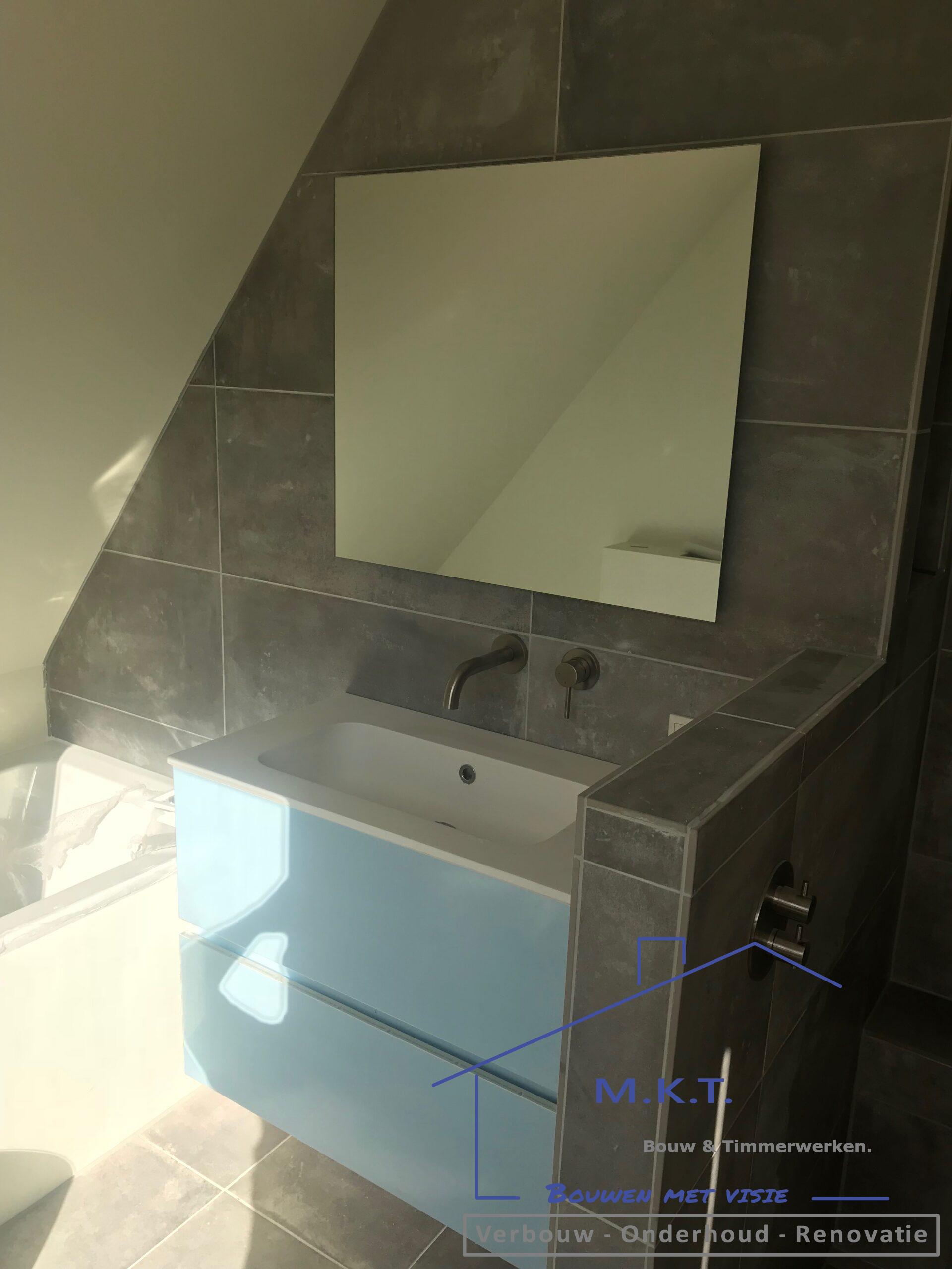 Strakke badkamer met inbouwkranen